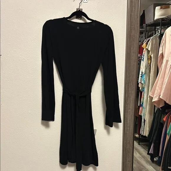9• PRANA Elegant Black Long-Sleeve Dress- large