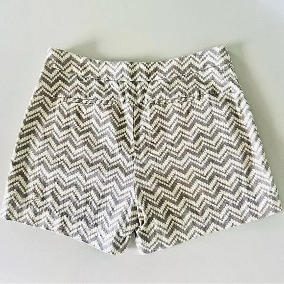 ANTHROPOLOGIE Cartonnier Grey White Chevron Print Dress Tailored Short Shorts 10