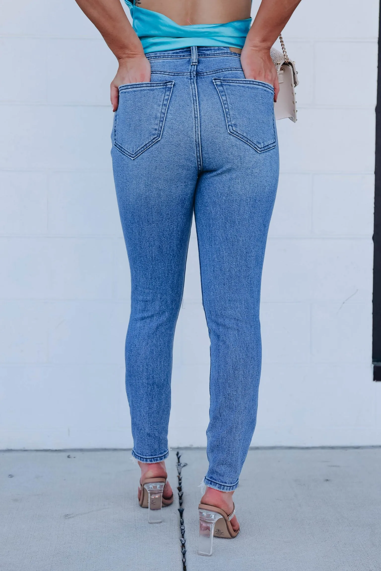 Carter Distressed Skinny Jeans - Light