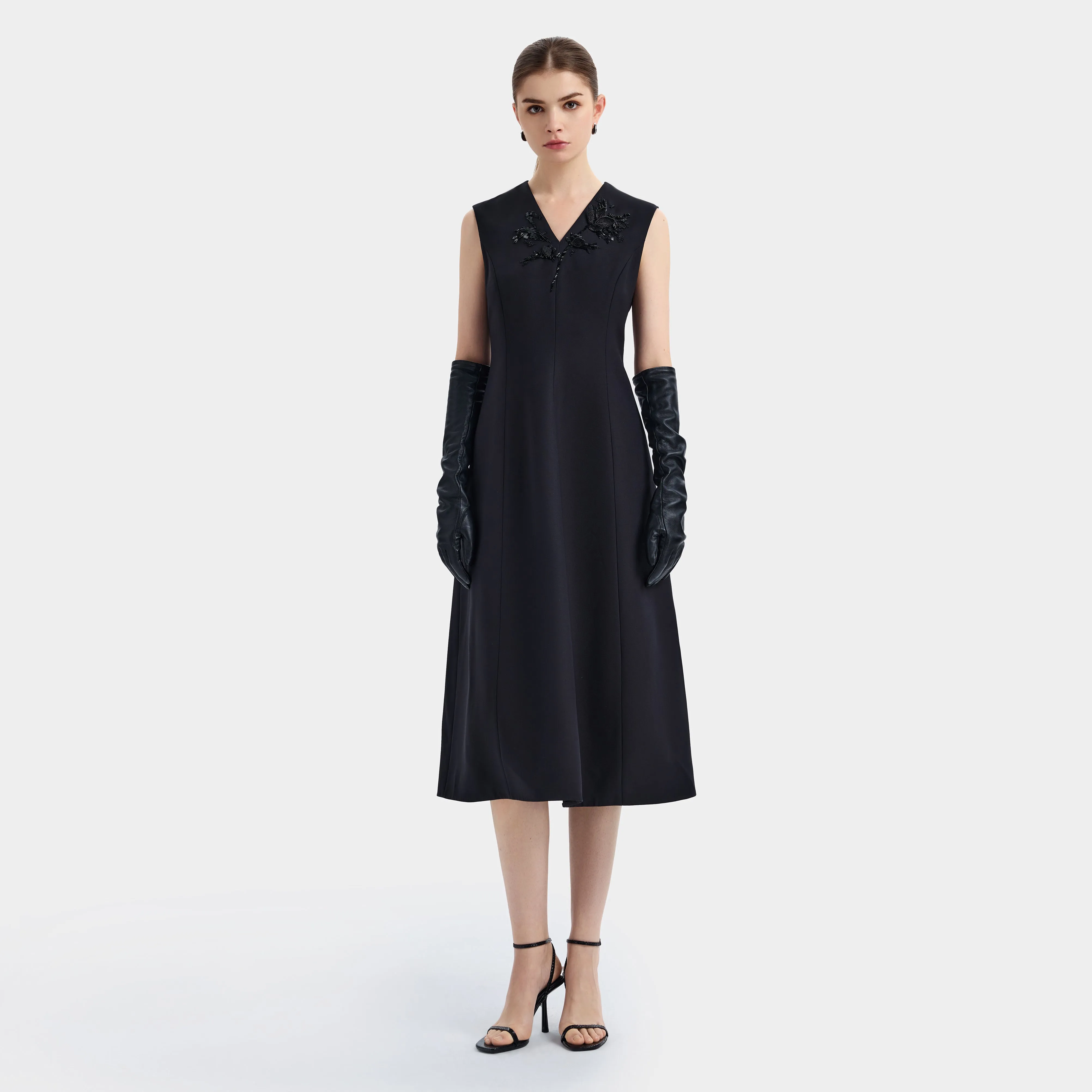 CLASSIC ESSENTIAL LITTLE BLACK DRESS, SLEEVELESS STYLE