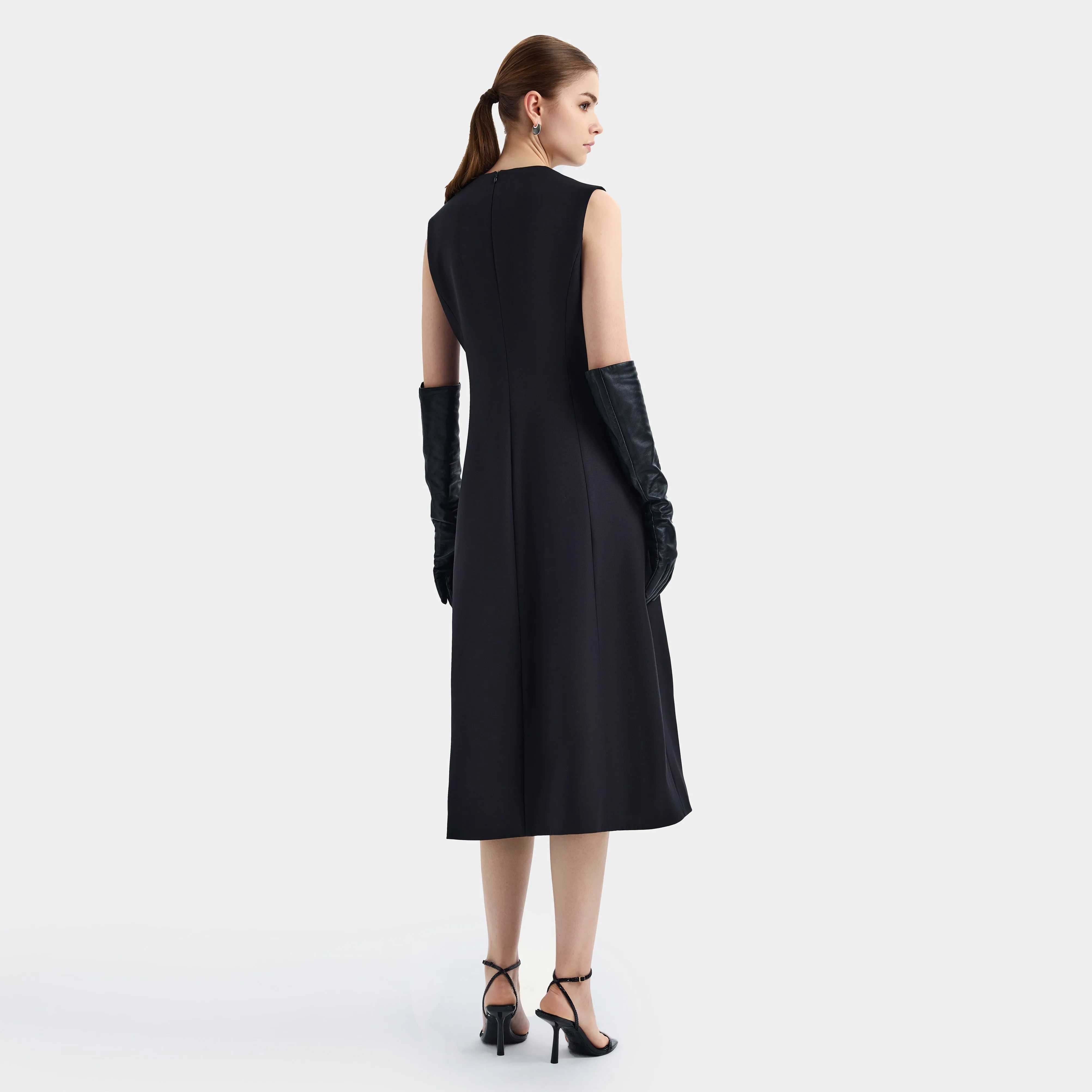CLASSIC ESSENTIAL LITTLE BLACK DRESS, SLEEVELESS STYLE