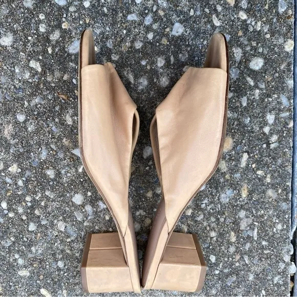 Diane Von Furstenburg Cream Leather Slide On Block Heel Sandals 8.5
