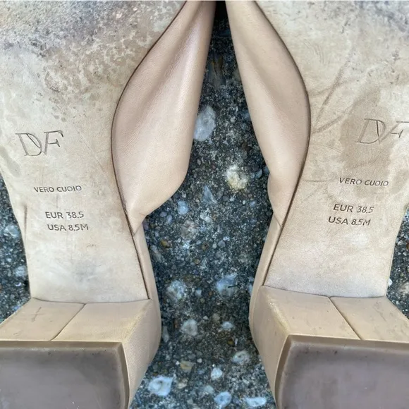 Diane Von Furstenburg Cream Leather Slide On Block Heel Sandals 8.5