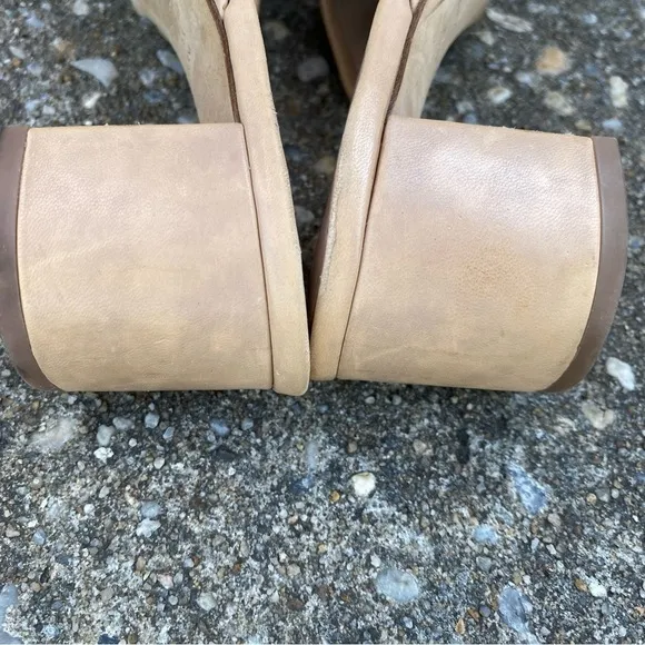 Diane Von Furstenburg Cream Leather Slide On Block Heel Sandals 8.5
