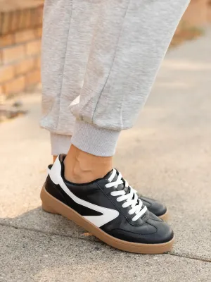 Dolce Vita Voyage Sneaker - Black Smooth