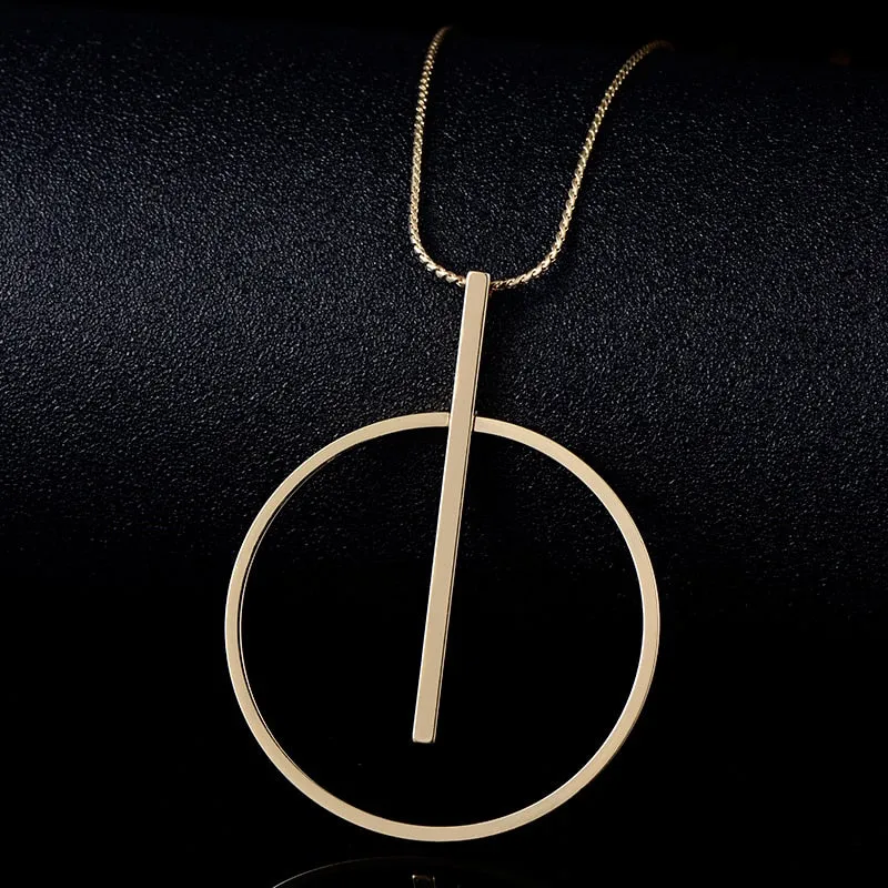 Elegant Femme Circle Necklace