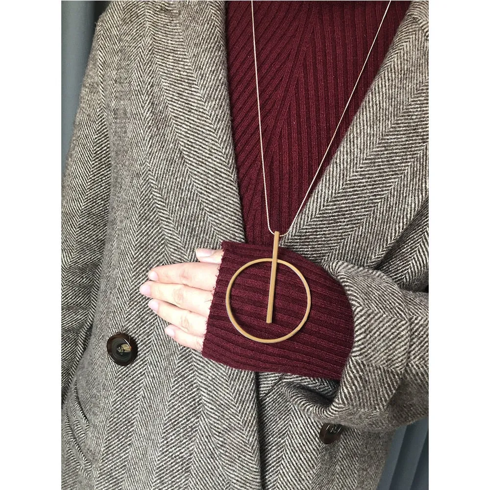Elegant Femme Circle Necklace