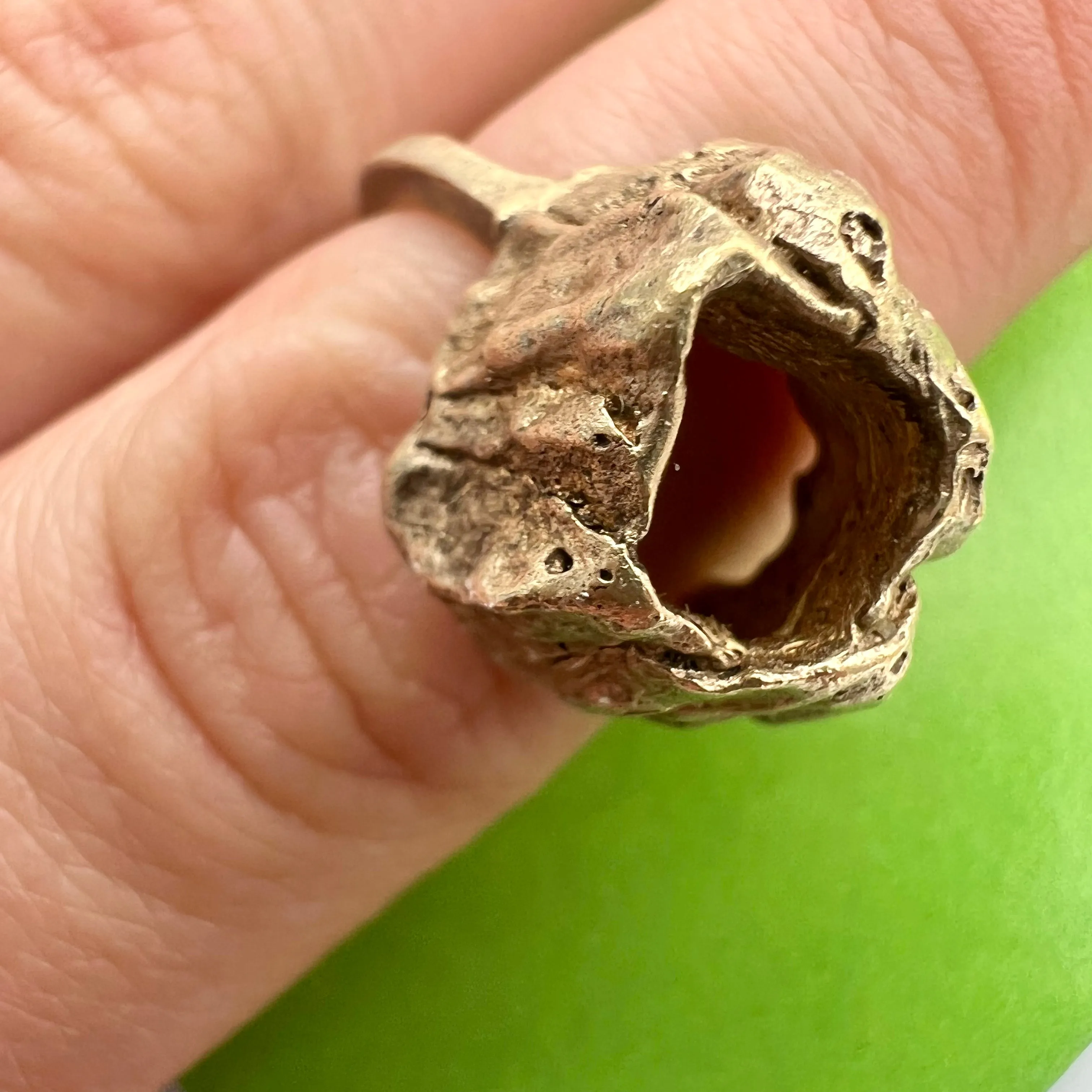Elegant Gold Barnacle Air Ring