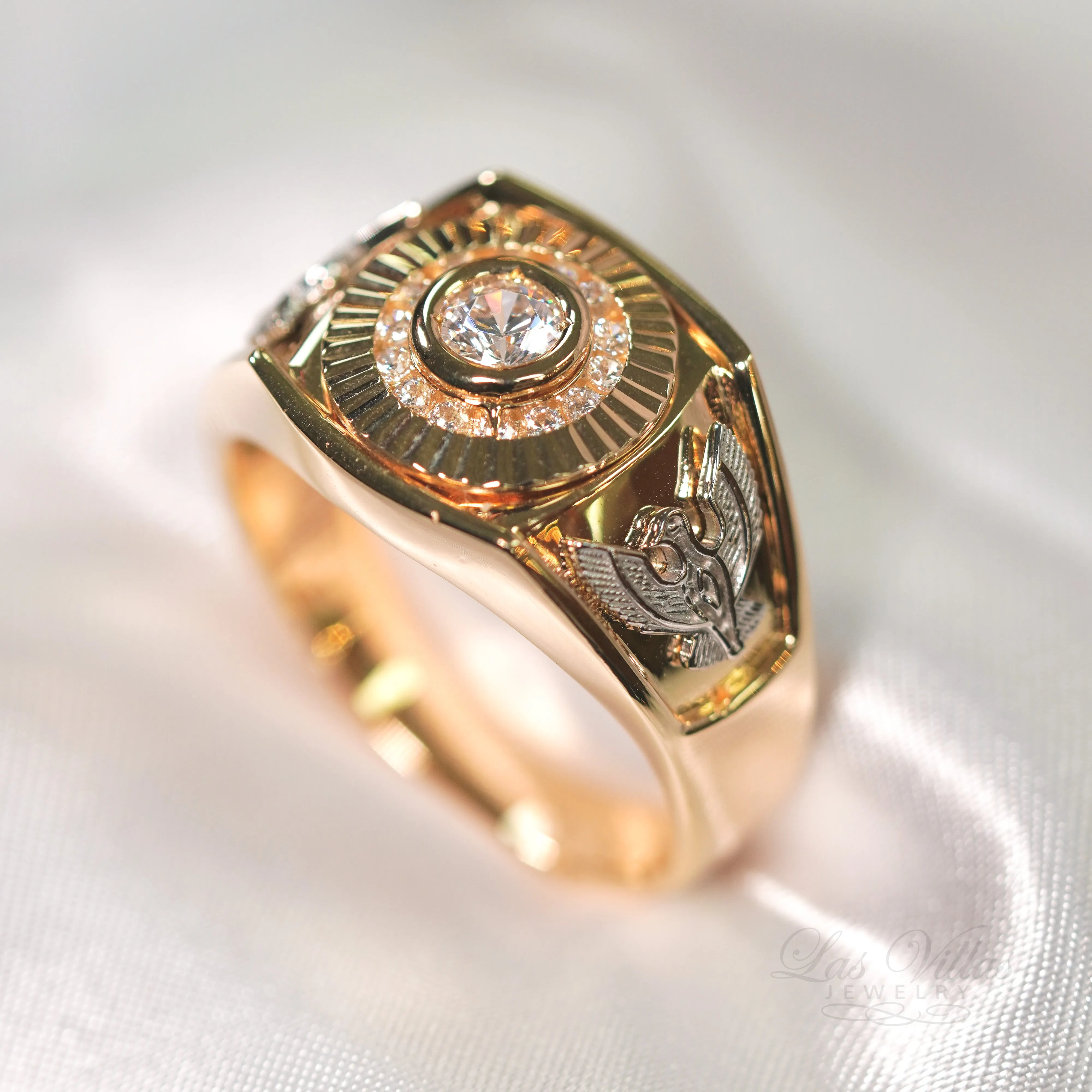 Fashion symbolic ring in 14k Gold