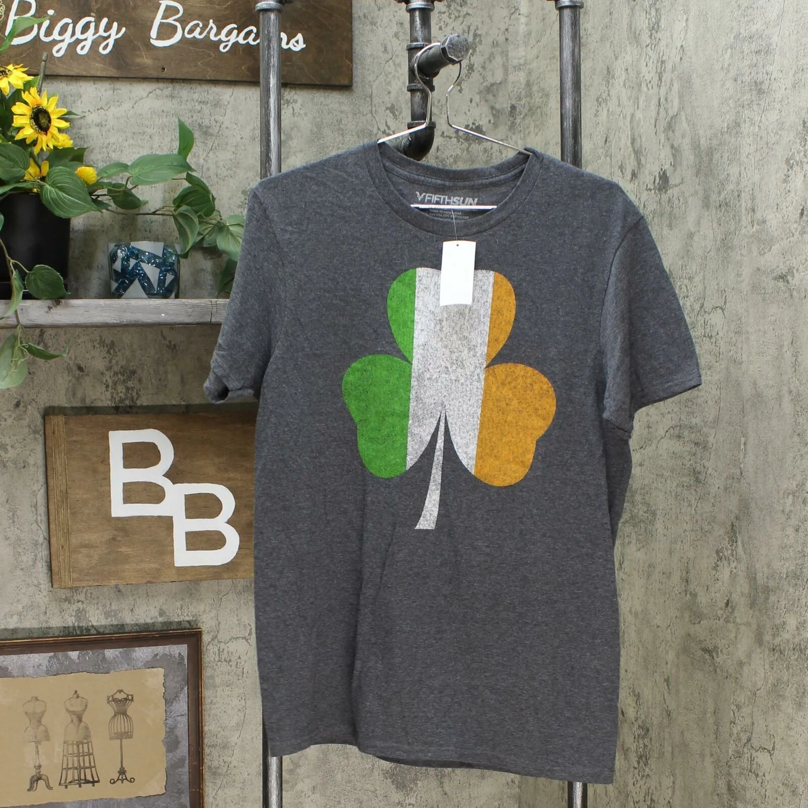 Fifth Sun Men's Irish Clover Charmer Short Sleeve Graphic T-Shirt