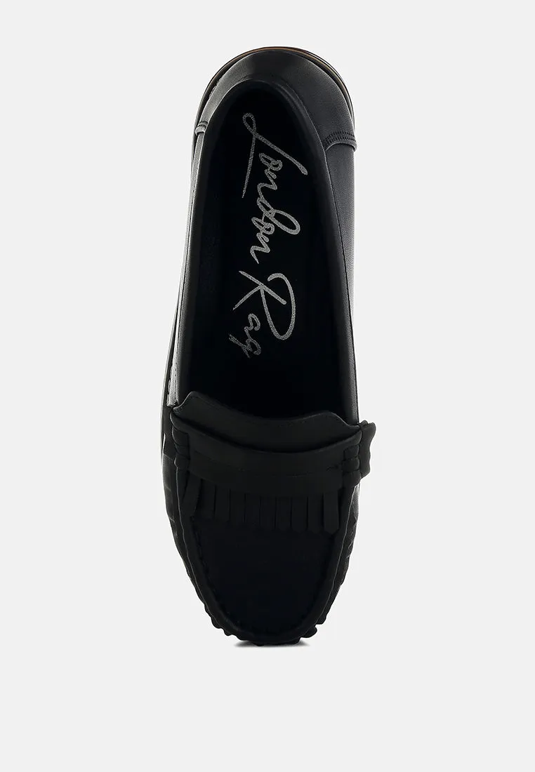 Fringed Nubuck Loafers


 By RAG