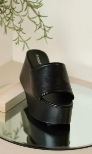 KATIUSCA BLACK SANDAL