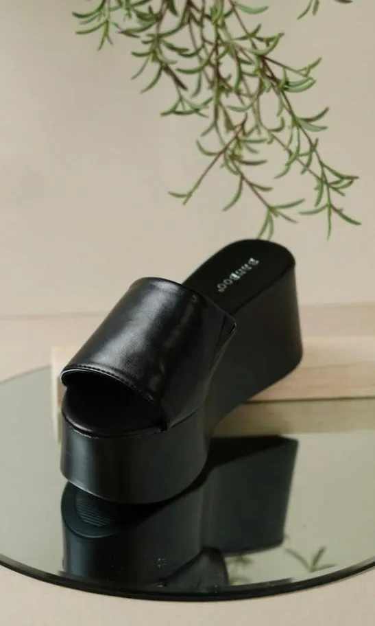 KATIUSCA BLACK SANDAL