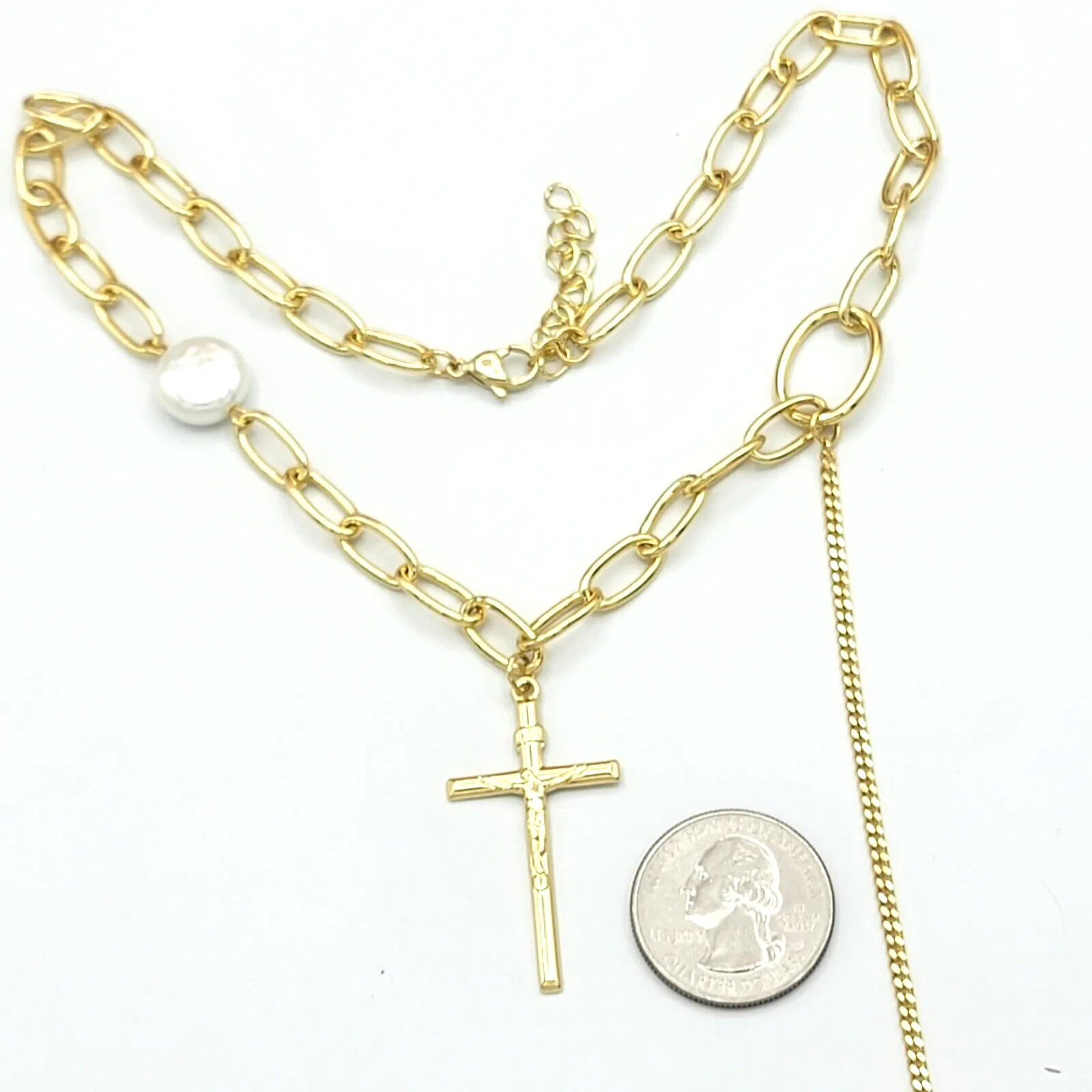 Necklaces - 14K Gold Plated. Cross Pendant & stylish Chain.