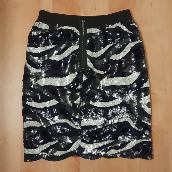 NWT, BCBGMaxAzria Elodie Sequin Wave Skirt