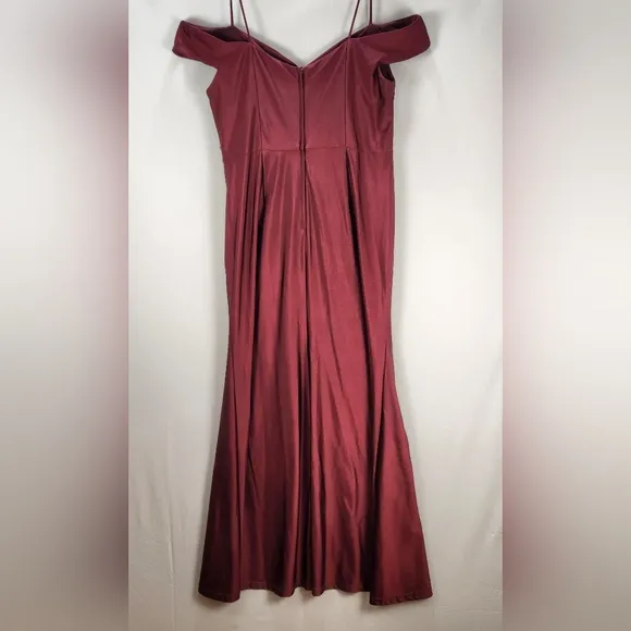 Oleg Cassini Elegant Burgundy Off-Shoulder Women's  Dress Size 16W