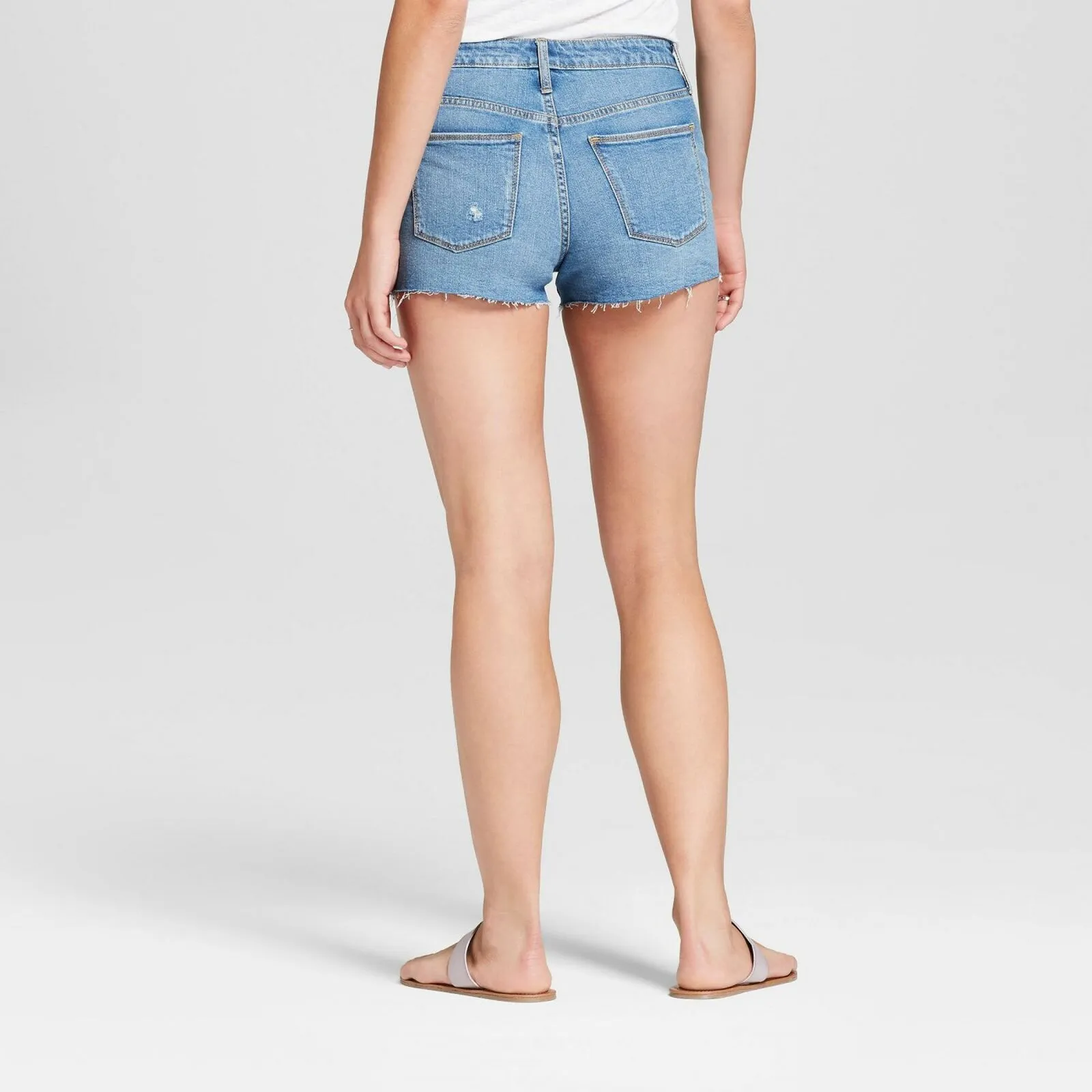 Universal Thread Women's High Rise Raw Hem Jean Shorts Mid Blue 6