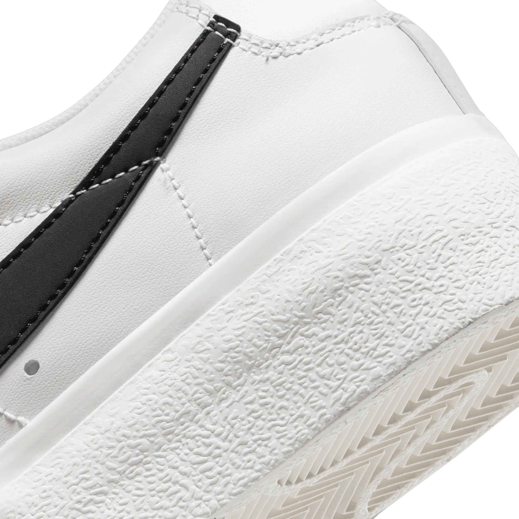 W BLAZER LOW PLATFORM