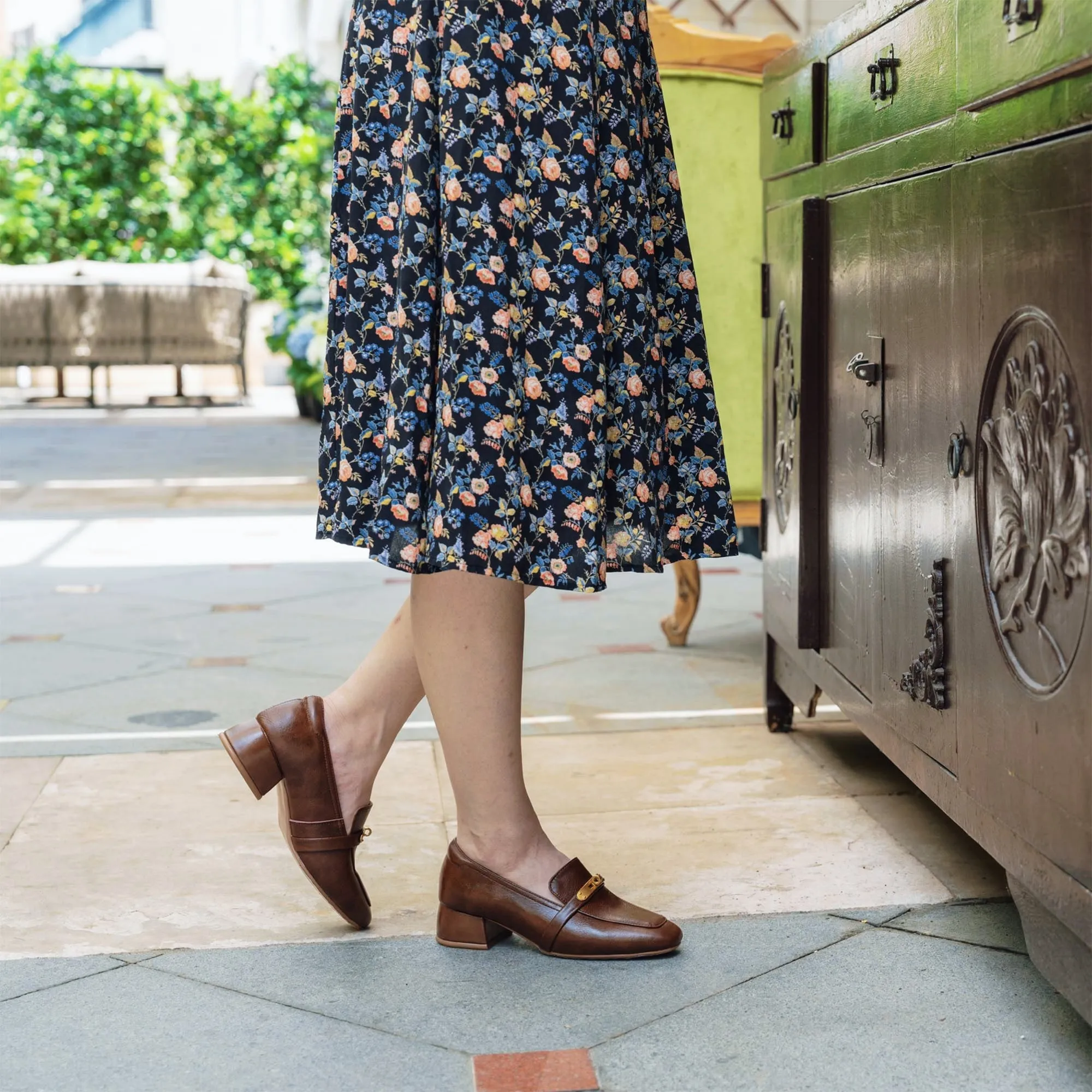 Women's Handmade Square-Toe Block-Heel Loafers in Black/Brown