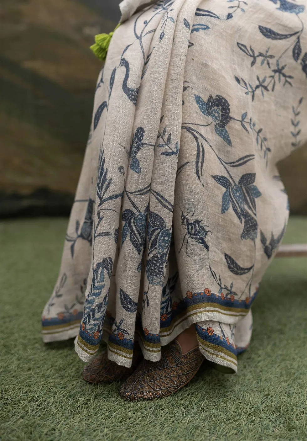 Yam   I   Lunigiana Indonesian Batik Saree SAREE Blouse Not Included LINEN WHITE & BLUE An Indian Summer YAMSR13